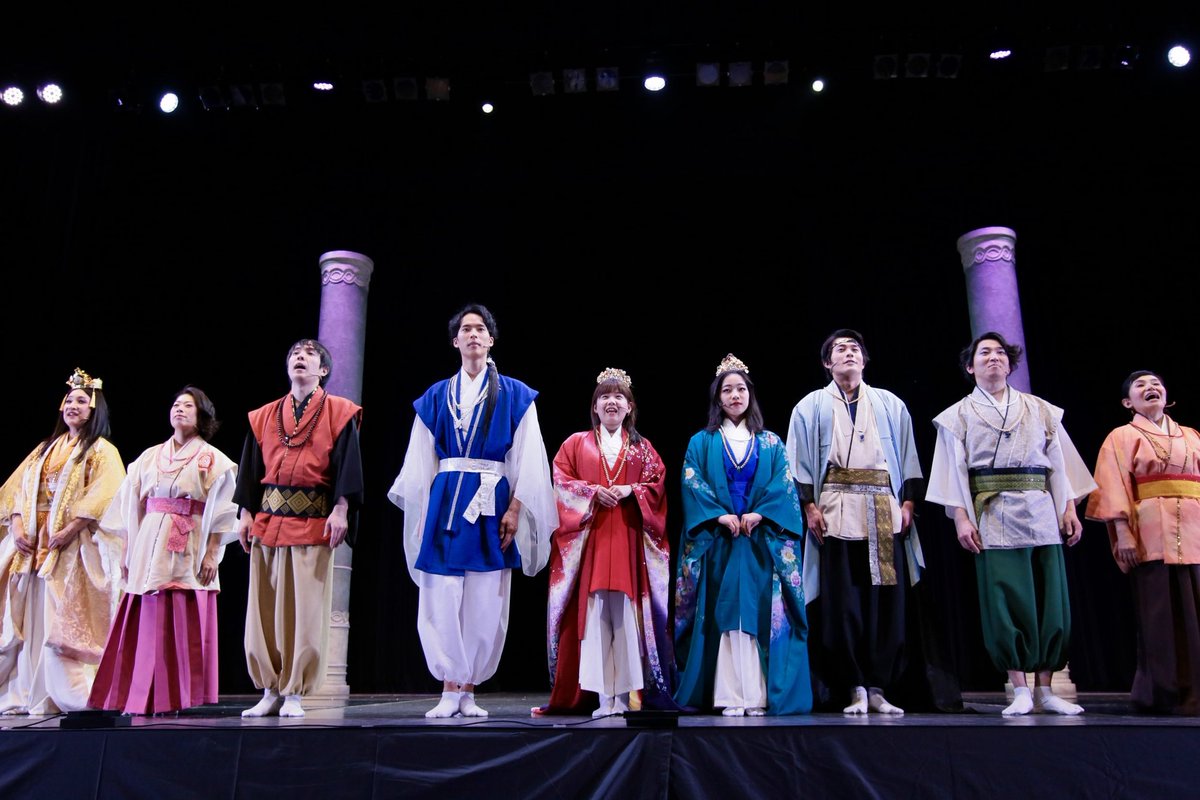 新 古事記ミュージカル 天の河伝説 壱岐公演 カーテンコールより 大きな舞台 キャスト ダンサーさんが並ぶ様子に圧倒されます 天の河伝説 ミュージカル 舞台 カーテンコール
