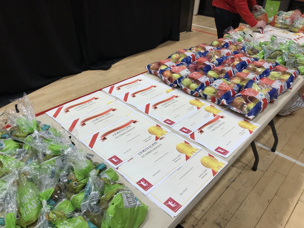 SHUBadminators's tweet image. Fruit all prepped with certificates ready for today! #ArchesSDC18 @L5HallamSDC @ArchesSSP