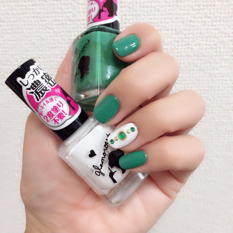 ラー油 明日はヤマさんのお誕生日なので 今週はヤマさんのカラーでネイル 濃密グラマラスネイルエナメル10 濃密 グラマラスネイルエナメル21 T Co 3rbb815irf Twitter