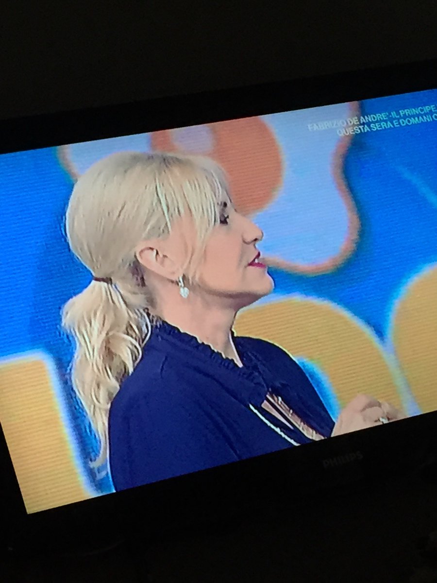 luca_profili's tweet photo. Presente 😍 devo venire in studio prima o poi 😍 @antoclerici https://t.co/SuGlyyBFCp
