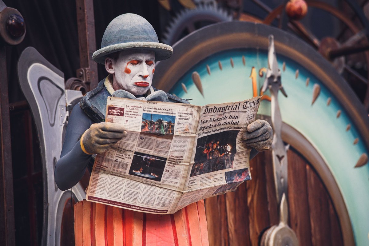 cialatal's tweet photo. El Carillón se va  a Argentina. Del 14 al 19 estaremos en Buenos Aires. #carillógira #streettheater #StreetArt https://t.co/uo5MN7WCM9