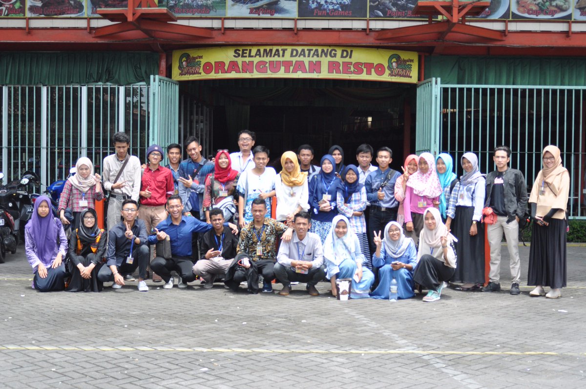 Kebersamaan ini tidak akan bisa bertahan lama. Tetapi setiap untaian doa, mampu membuat kebersamaan ini bertahan.

Magelang, 12 January 2018