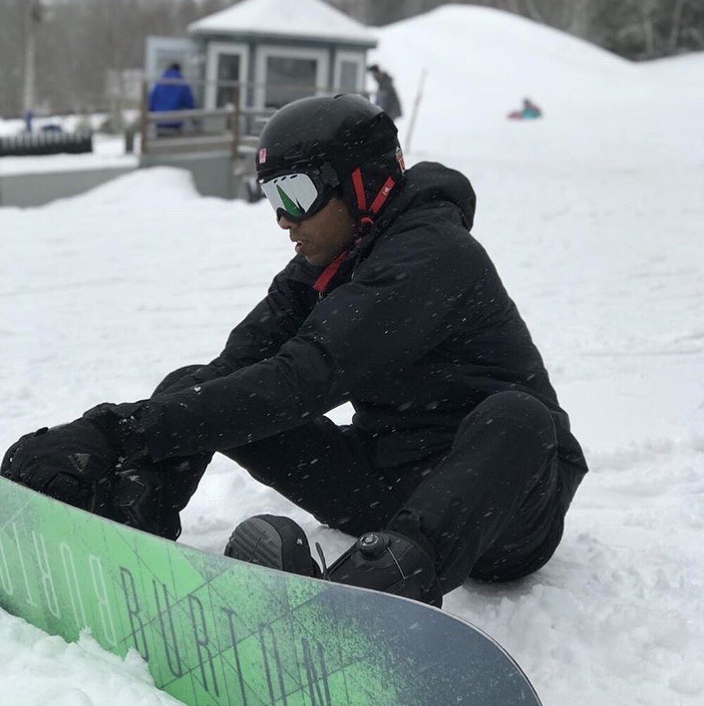 DalResidence's tweet photo. HAPPY TUESDAY! πHow did you spend your weekend? RAs from #HoweHall brought some lucky residents on a skiing & snowboarding trip to #SkiWentworth! How cool is that? #DalSweetDal #ChooseResidence #ChooseAdventure #DalhousieU π·: @joshuavalens https://t.co/k0PsQLbYUB