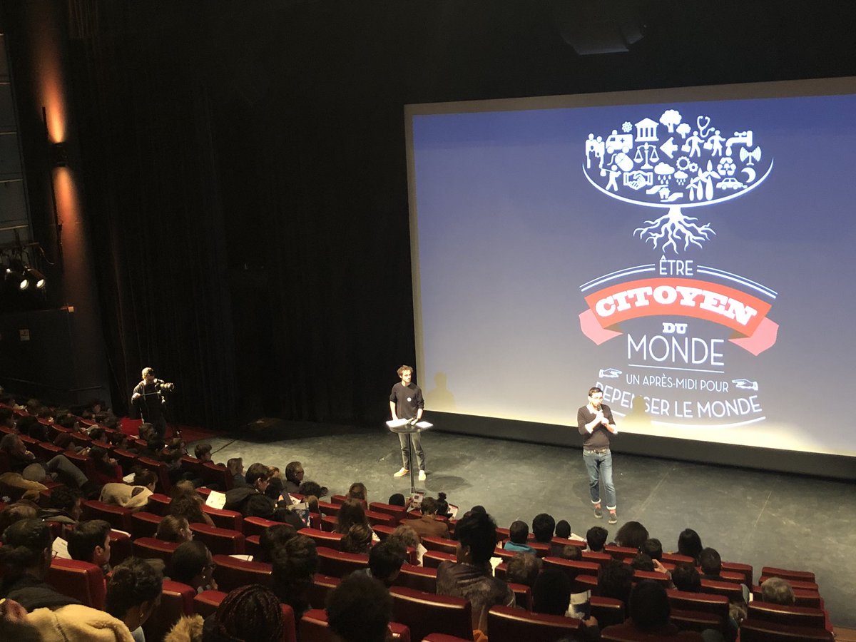 UNICEF_france's tweet photo. 🏁 Début de la conférence #CitoyenDuMonde au @forumdesimages avec l’@AFD_France. 
Aujourd’hui, les jeunes font entendre leur voix pour vous livrer leur vision du monde. 👉 Suivez l’événement sur @UReportFrance #FaistoiEntendre https://t.co/PzxyTdZSgI
