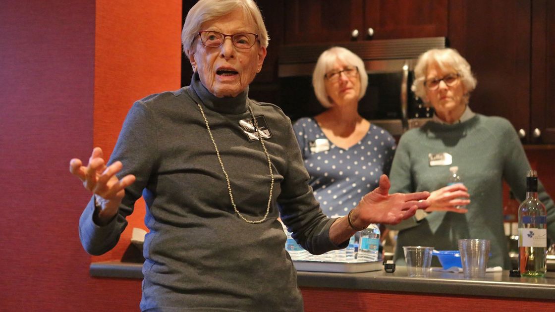 Older St. Louis adults take aging into their own hands by building a 'village' stltoday.com/news/local/met…