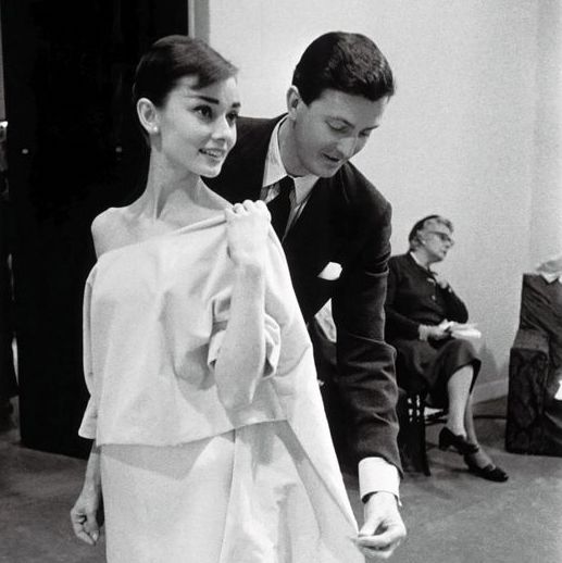 #Iconic fitting.

#Thursday #IconicFitting #Fashion #AudreyHepburn #HubertDeGivenchy #tbt #ThrowbackThursday