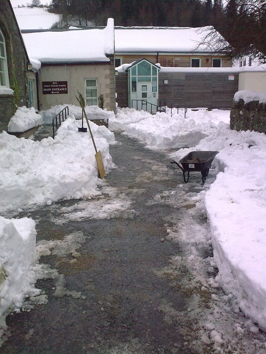 As the cold snap continues, the <a href="/scotborders/">SBC</a> Community Payback unpaid work team in Galashiels has been out clearing snow to ensure access to and from <a href="/HeriotPrimary38/">Heriot Primary</a> and other public areas #smartjustice #justicepriorities