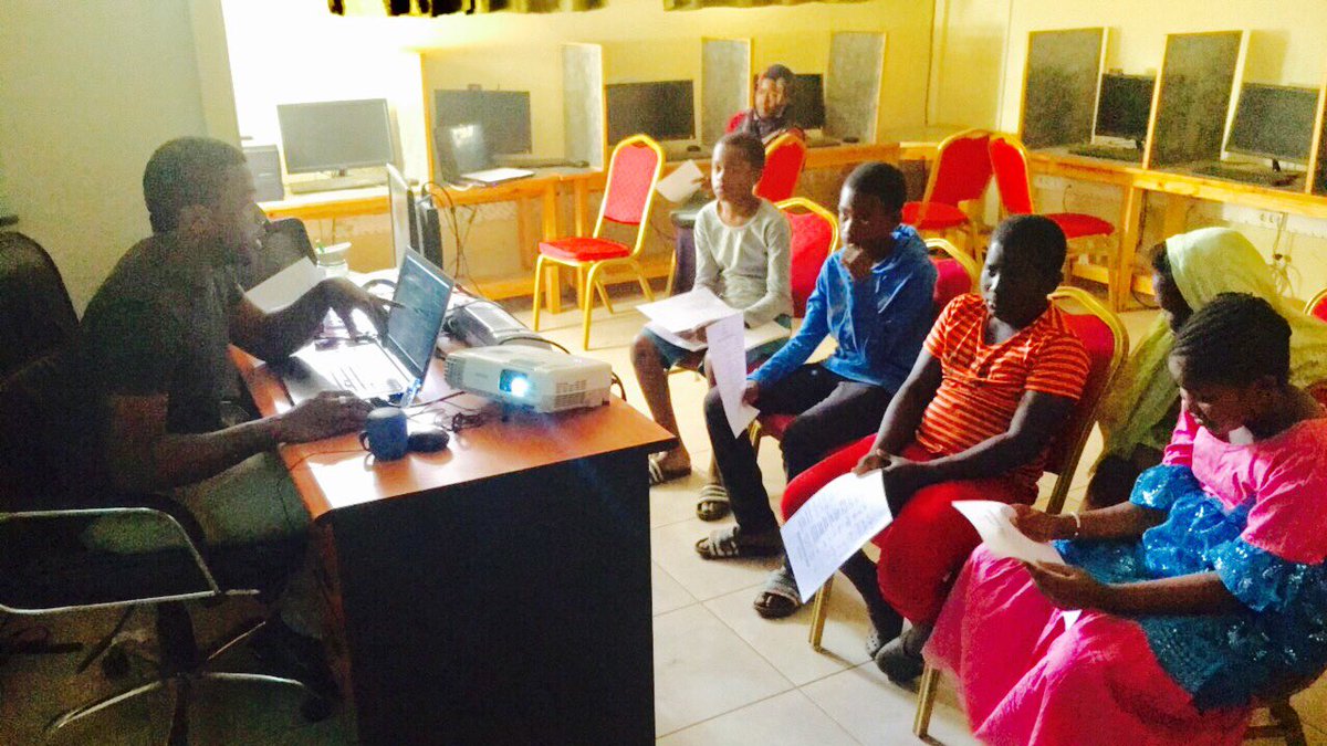 kidCodersAcadem's tweet image. #Last wk ~HTML & CSS sessions with one of our coaches @modoukups 👊🏽👩🏽💻👨🏽💻.#kidcoders empowering the next generation of Computer scientists