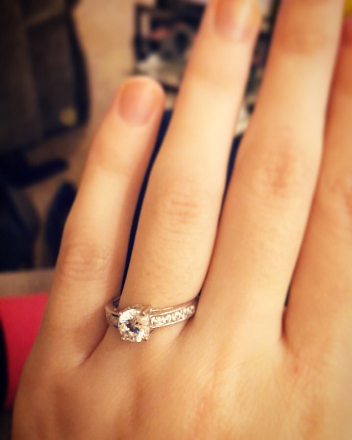 stanley_lucy's tweet photo. #ohmygodhespropsed #engaged #lovemyring #engagedtwoweeksago #marryingtheloveofmylife #newstart #sohappy #engagedlife #shinee #marryintwoyears #tothefuture https://t.co/ojPqD1ISz1