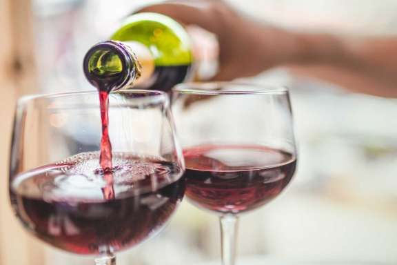 Wine: The elixir of love - and health? buff.ly/2EltpO4

#internationalRoseDay #rosewine #rose #wine #sharingwine  #22ndJune #sharing #wine #sainttropez