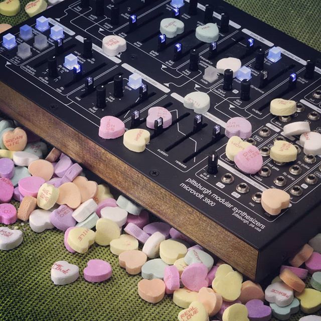 pghmodular's tweet image. Valentine&apos;s day is for falling in love #microvolt #analog #modular #synthesizer ift.tt/2Eor98S