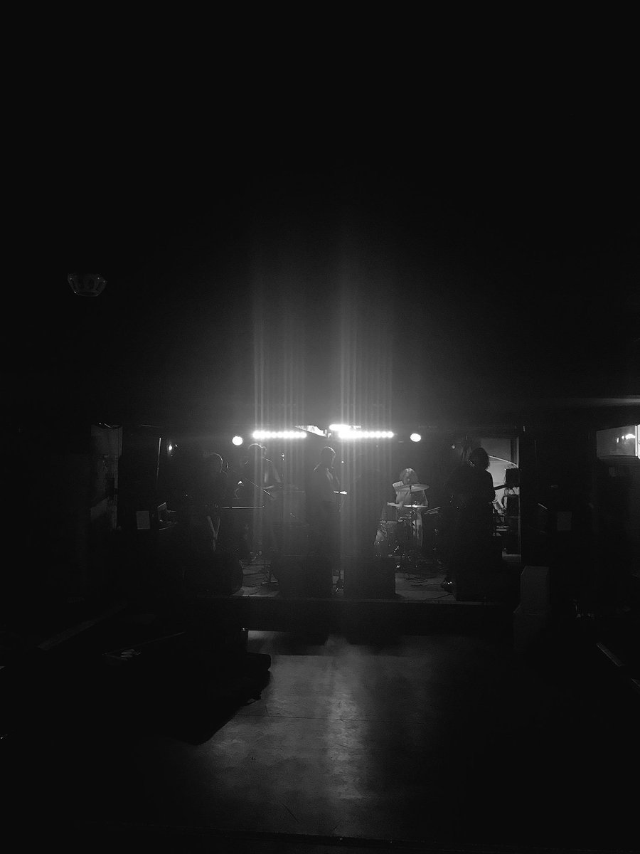 V I C T O R I A tweet media