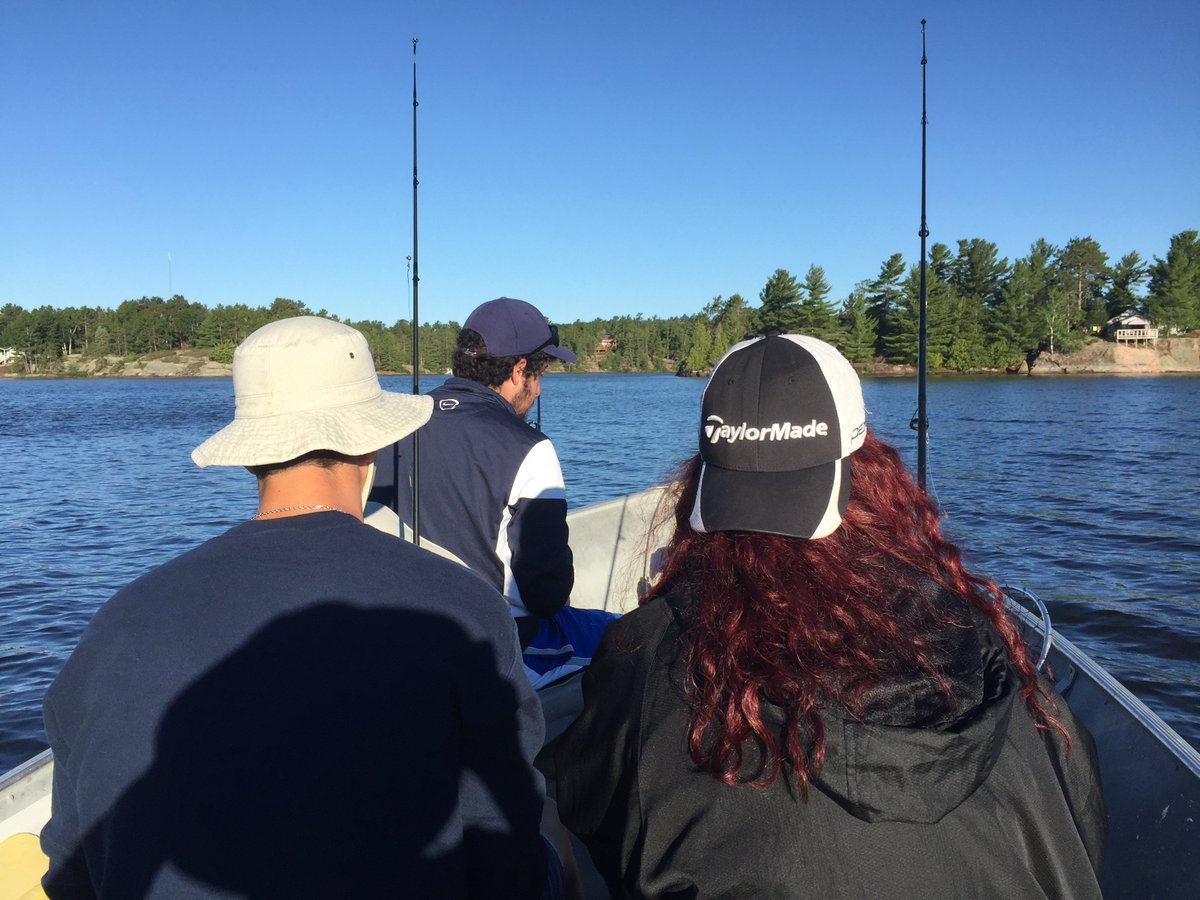 samibogle's tweet photo. Wishing that I was on the open water catching fishies with these guys right now #MidtermFeels https://t.co/afnBkUv999