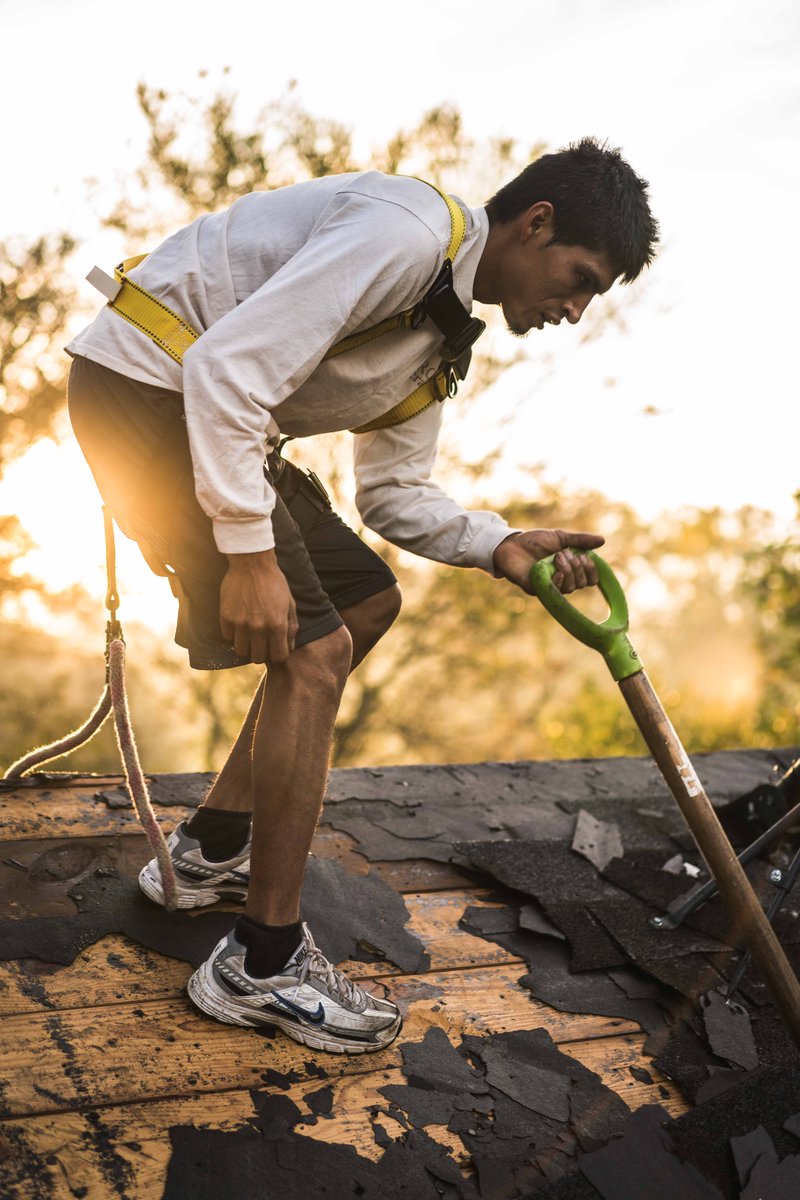 equipter's tweet photo. Integrity and dedication will push you towards the goals you set on, and off the job site. #RoofTough https://t.co/0ysZJ5ptV0