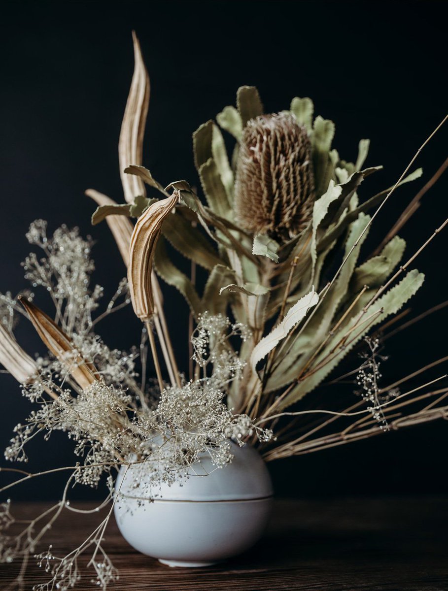 ECooperReStore's tweet image. Flowers are very decorative items.  #eastcooperrestore #habitatrestore #makeoverideas #vintagefurniture #vintagestyle #decorideas #roomdecorideas