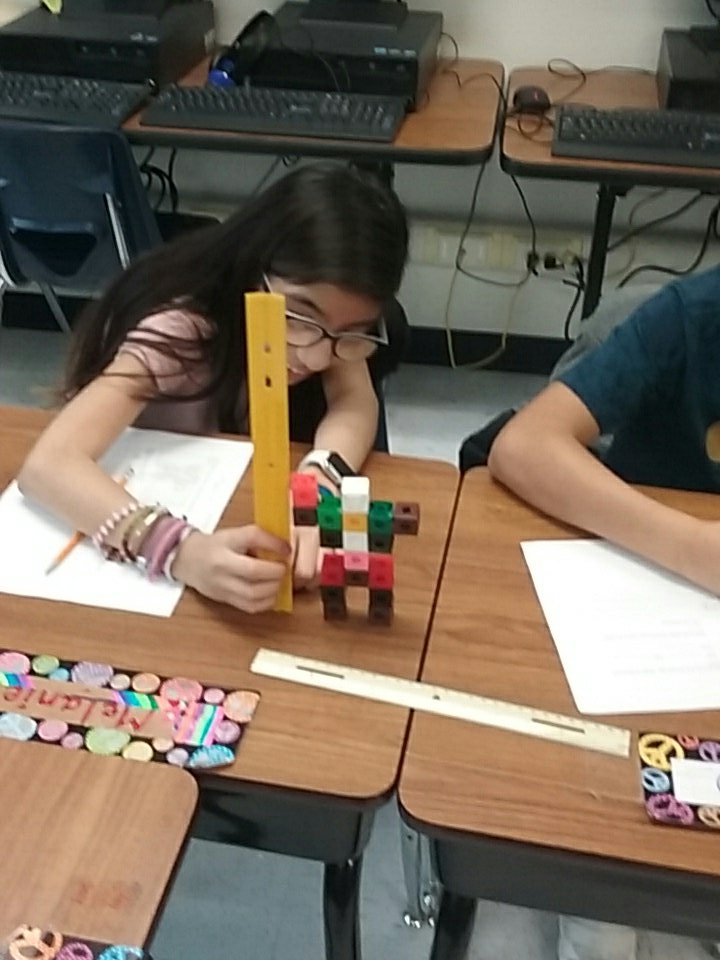 SciCoachOv's tweet photo. #HappySciCoach #ClockedIn @smithfarmes Ms Baker's Ss #ThatsSumRobot #Sci5P22 #qualitative #quantitative https://t.co/kbC0Seqb0F