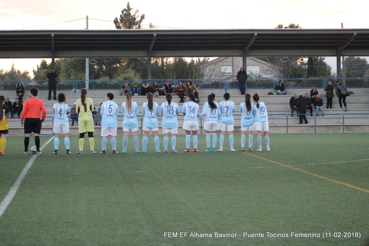 EFAlhamaFeminas's tweet photo. Partido del domingo de las chicas fue un empate 0-0 contra puente tocinos, que lo dieron todo pero no llego el gol para llevarse los 3 puntos para despegarse. Seguimos trabajando y mas fuertes 💪💪
#equipo #familia 💙🍍 https://t.co/bEKLNYgwi3