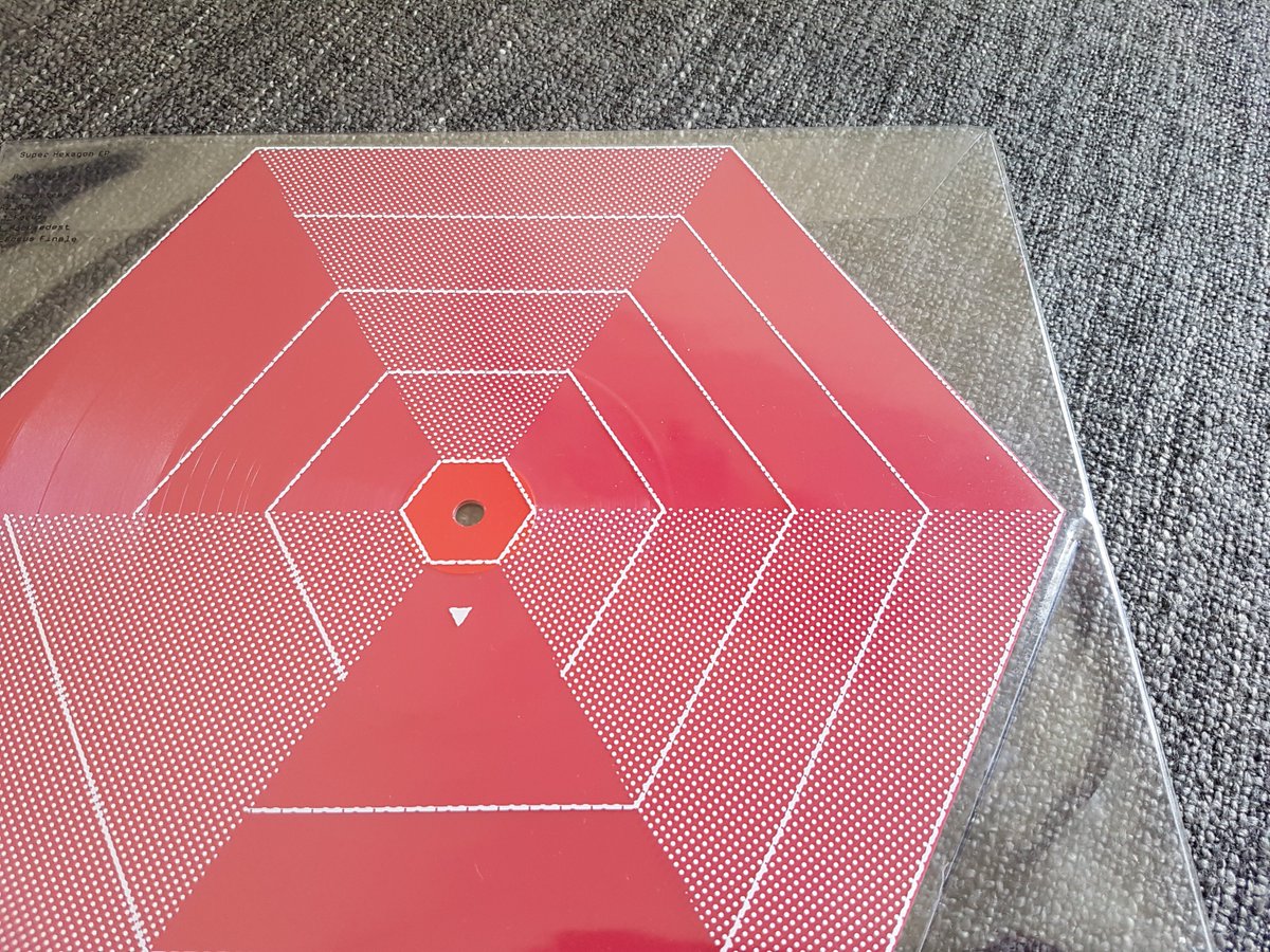 Qoach on Twitter: "Super Hexagon EP vinyl Composed by @chipzel Designed by @CorySchmitz Published by A game @terrycavanagh https://t.co/oLDjtARxt5" / Twitter