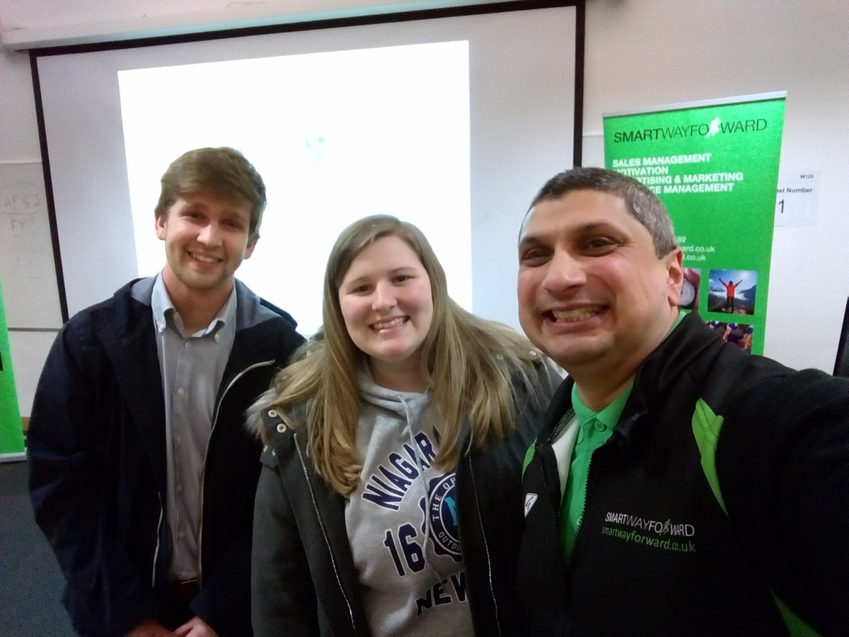 smartwayforward's tweet photo. All set up & ready to deliver the #UnderstandingBodyLanguageWithAthletes #CoachDevelopment workshop at @UniofHerts #HertsCoachEducationWeek @sportinherts @coachingherts. We've got a great evening planned! Thanks again to Chris, Kelly & @JohnHSP for organising a great eventπππ https://t.co/FW6iE3yqo8