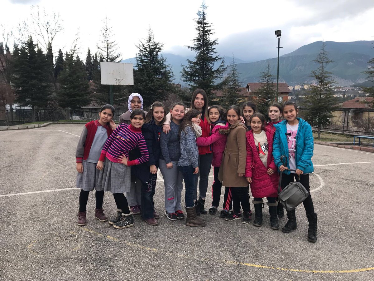 Kişisel gelişim atölyesi kapsamında Öğlebeli Şehit Nazif Topsakal Ortaokulunda adab-ı muaşaret esaslarından bahsedildi devamında bahsedilen esaslar görsel olarak öğrenciler ile birlikte okul duvarına çalışıldı.
 #KişiselGelişimAtölyesi
#MerkezimHerYerde