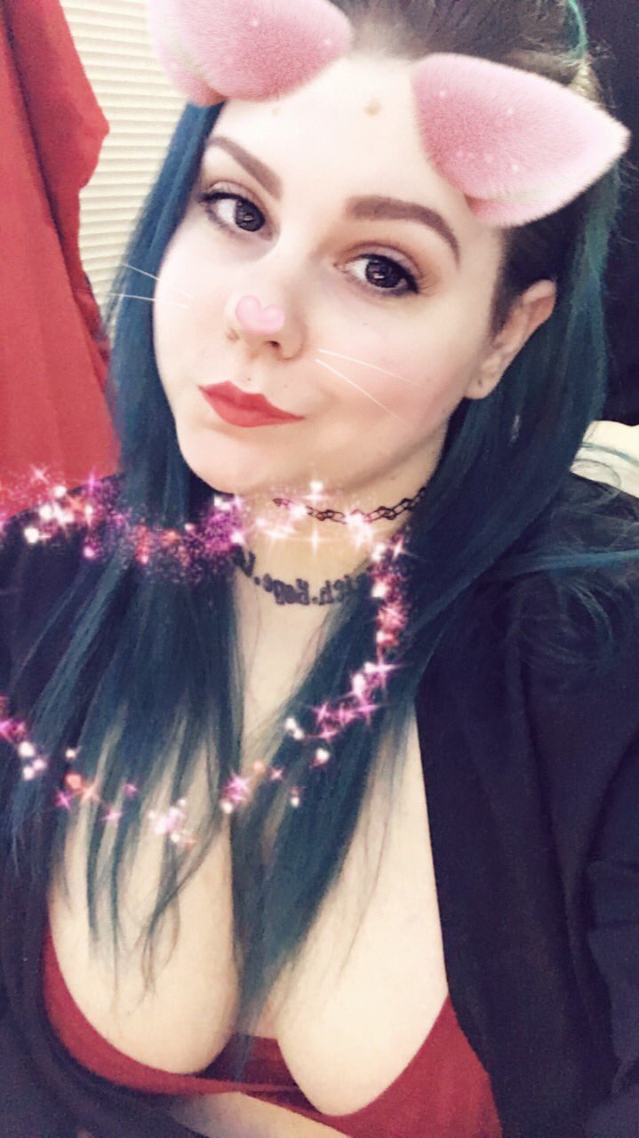 1 pic. Today only! $end $100 to my #paypal & you’ll get all my content. Every video I’ve made. Every picture I’ve taken. So much content I’m not even sure how much it is exactly. Lol. #camgirl #ValentinesDaySpecial #bbwmodel #sexwork #bbwporn #xxx #content #milf #goddess #worship https://t.co/4xSt3veuAo