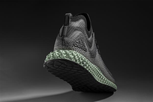 Modellus3dPrint's tweet photo. @adidas lance l'AlphaEDGE 4D avec une semelle imprimée par technologie @Carbon3D . Disponible à la réservation en ligne pour 300 USD #3Dprinting #running #tech https://t.co/iYDMfPrLj3