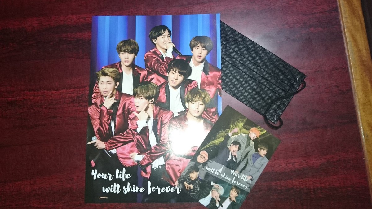 nanatama1207's tweet photo. @__jinkook 
こんばんは！！
夜遅くにごめんなさい🙏💦
届きました！ 
ありがとうございます！○┓ﾍﾟｺｯ
もう、大切にします！！
これからも、よろしくお願いします！ https://t.co/r3GhKKDBGf