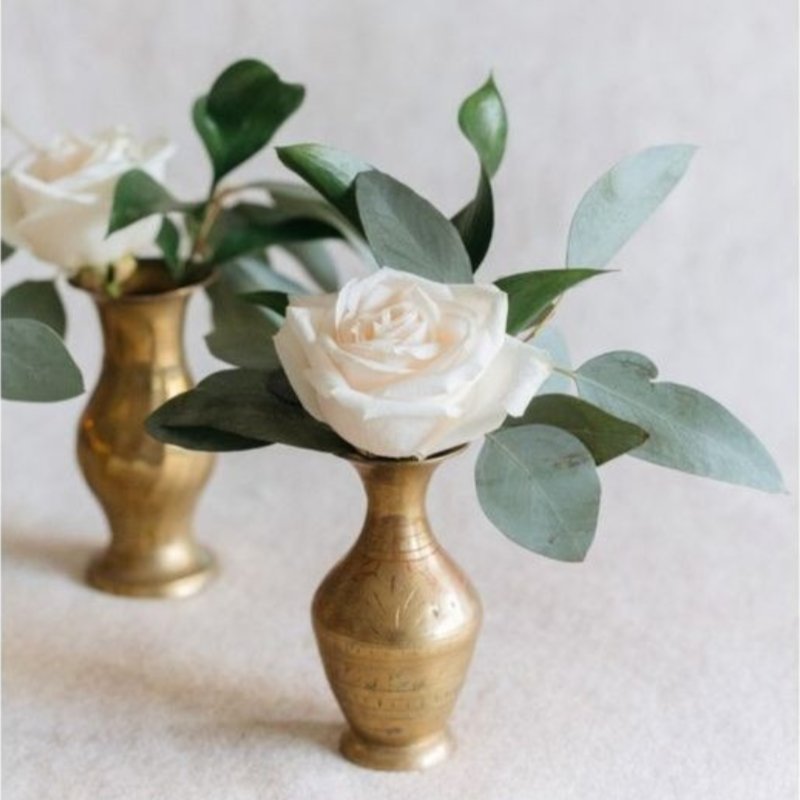 LuxuryBath4Less's tweet photo. Tomorrow is Valentine's Day!

I want to make these cute floral ice cubes for my champagne inspired by @andeelayne . She uses over-sized ice cube trays with flowers from her florist to create these. Then places them over regular ice. 

Shop our vases:
https://t.co/uHWLSxSQxB https://t.co/JM71NEjfzN