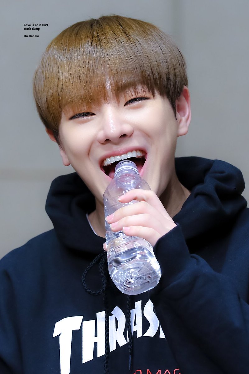 970925net's tweet photo. 171214 목동 팬싸  #한세 #도한세 #빅톤 #VICTON #나를기억해 @VICTON1109 

#onmyway https://t.co/5m0WbQuexX