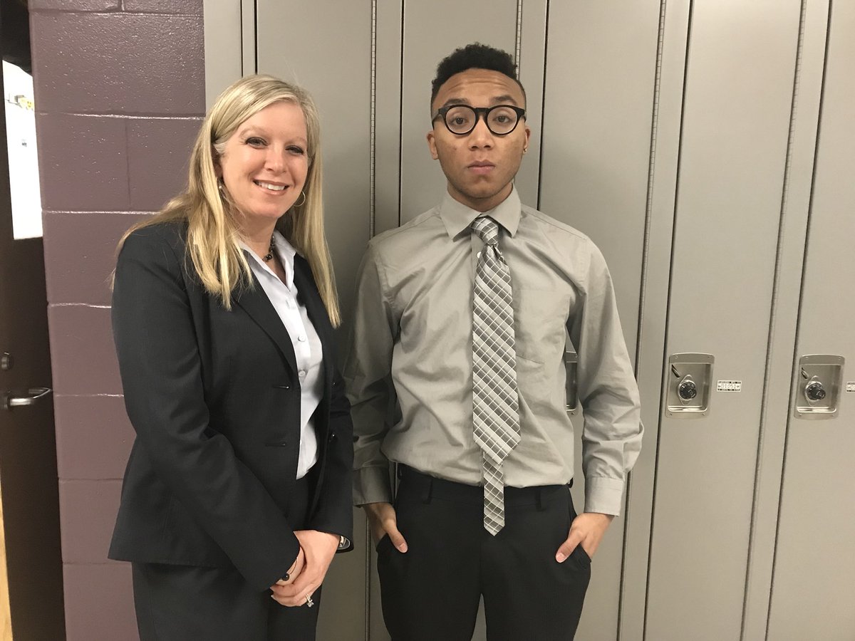 BenDavis_BPA's tweet photo. Our members dress to impress! #BPAAllDay #BPAWeekChallenge https://t.co/6sTK5VBoxG