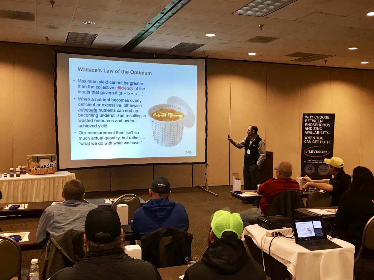 Steve_CarlsenWC's tweet photo. Steve Roehl and Chicken Soup for the Soil @WCdst #levesol #pproject #worksmarter https://t.co/w6Buvroq57