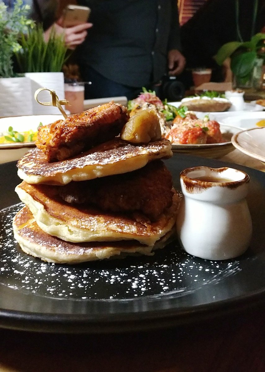 How do you make a Pancake smile? You butter him up! Well in this case you add some fried chicken too! It's finally Pancake Tuesday! 
Chicken N' Pancakes I Fluffy Pancakes I Fried Buttermilk Chicken I Chili Maple Syrup I Apple Compote <a href="/SOCOKitchenBar/">SOCO Kitchen + Bar</a> <a href="/DeltaToronto/">Delta Toronto</a>