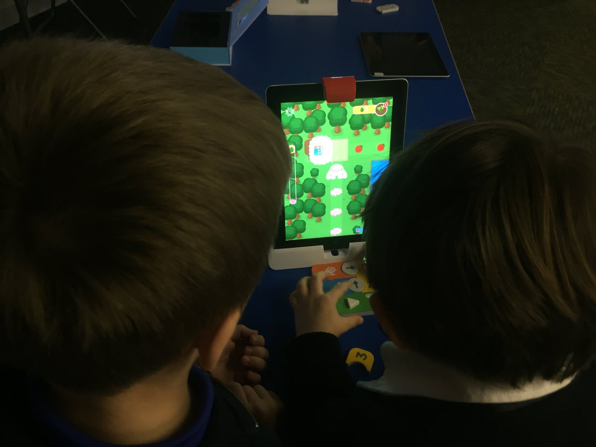 csfedtech's tweet image. PK4 students @CanterburyFL create multiple lines of code @OSMO coding! #STEAM #makerspace