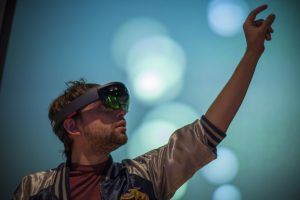 twotoneams's tweet photo. #HoloLens brings #BrianEno & #PeterChilvers' app, Bloom, into mixed reality, blurring the lines between the physical and virtual during a generative music and art installation: https://t.co/PBjtnoCMnK https://t.co/8EButKjyZr