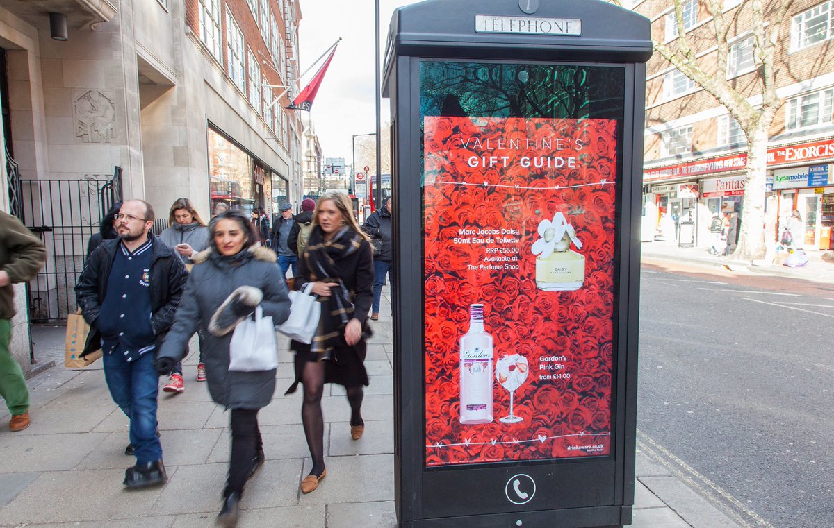 Amscreen's tweet photo. We’ve developed two essential ingredients for any successful #DOOH network and media owners, #SmartBrightness &amp; #SmartMaintenance are enabling smoother operational practises in the creation of world-leading screen networks https://t.co/saCgOjJ7DS https://t.co/TVPoLVO8s0