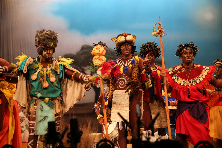 elmiradoroc's tweet photo. Y en el #MiradordelCarnaval Nos asomamos por última vez al Falla para repasar la última función de #COAC2018Final y muchos de los grandes momentos que nos dejó.
#Cádiz #Carnaval 🎭 https://t.co/9x4g21Rw30