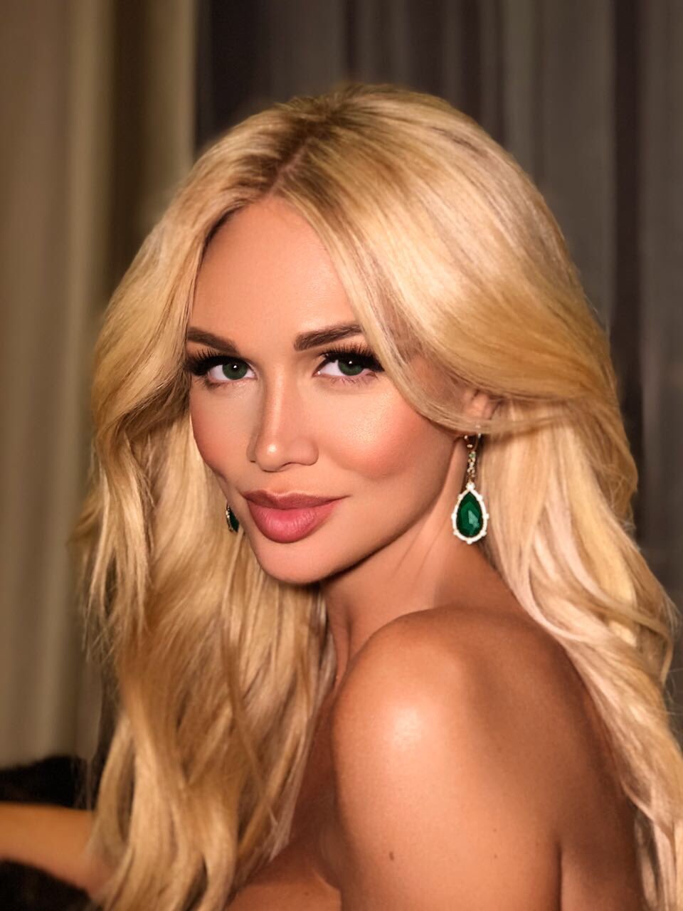 Victoria Lopyreva on Twitter: "Green with envy 💚V…