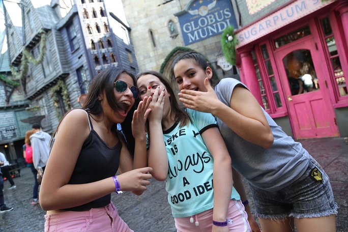 Funtime15's tweet image. ¡Hoy las chicas de #FunTimeFebrero2018 están felices en Universal Studios!  ¡Tus 15 también pueden ser de película! #PoneteEnModoFun Salidas 2018/2019/2020