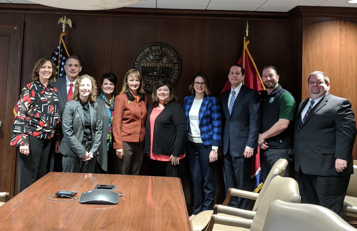 RuthWorksTN's tweet image. Thanks to Speaker Harwell for hosting our business &amp;amp; education team.  We appreciate your continued support for EPSOs &amp;amp; industry certs for our hs students &amp;amp; a qualified workforce for TN @BethHarwellTN #ctedayonthehill #TNCTEInspires @RuCoCTE  @TDCTE  @_DanCaldwell @bethduffieldtn