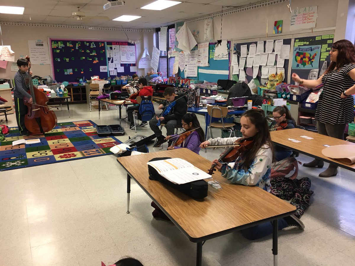 RSDlearning's tweet image. @SalProudPeacock @MarvinPrincipal Ms. Salant prepares the Marvin Orchestra students for their upcoming performance. #RitenourExcellence