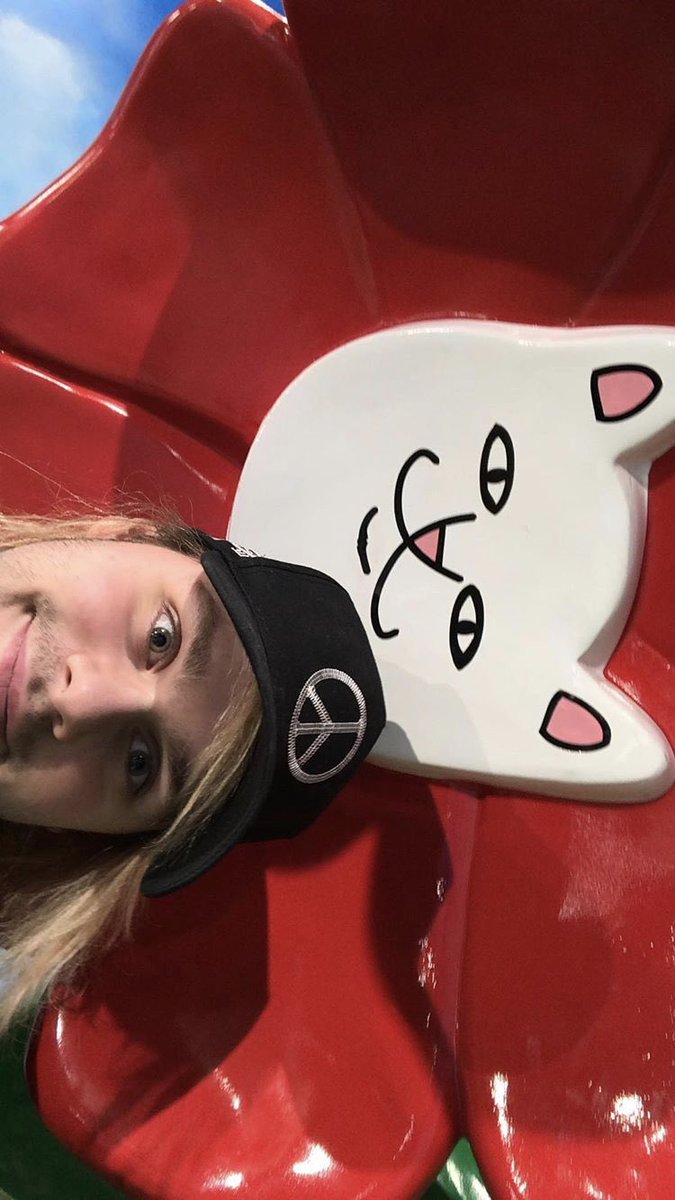 SO READY FOR NEW 5SOS CONTENT