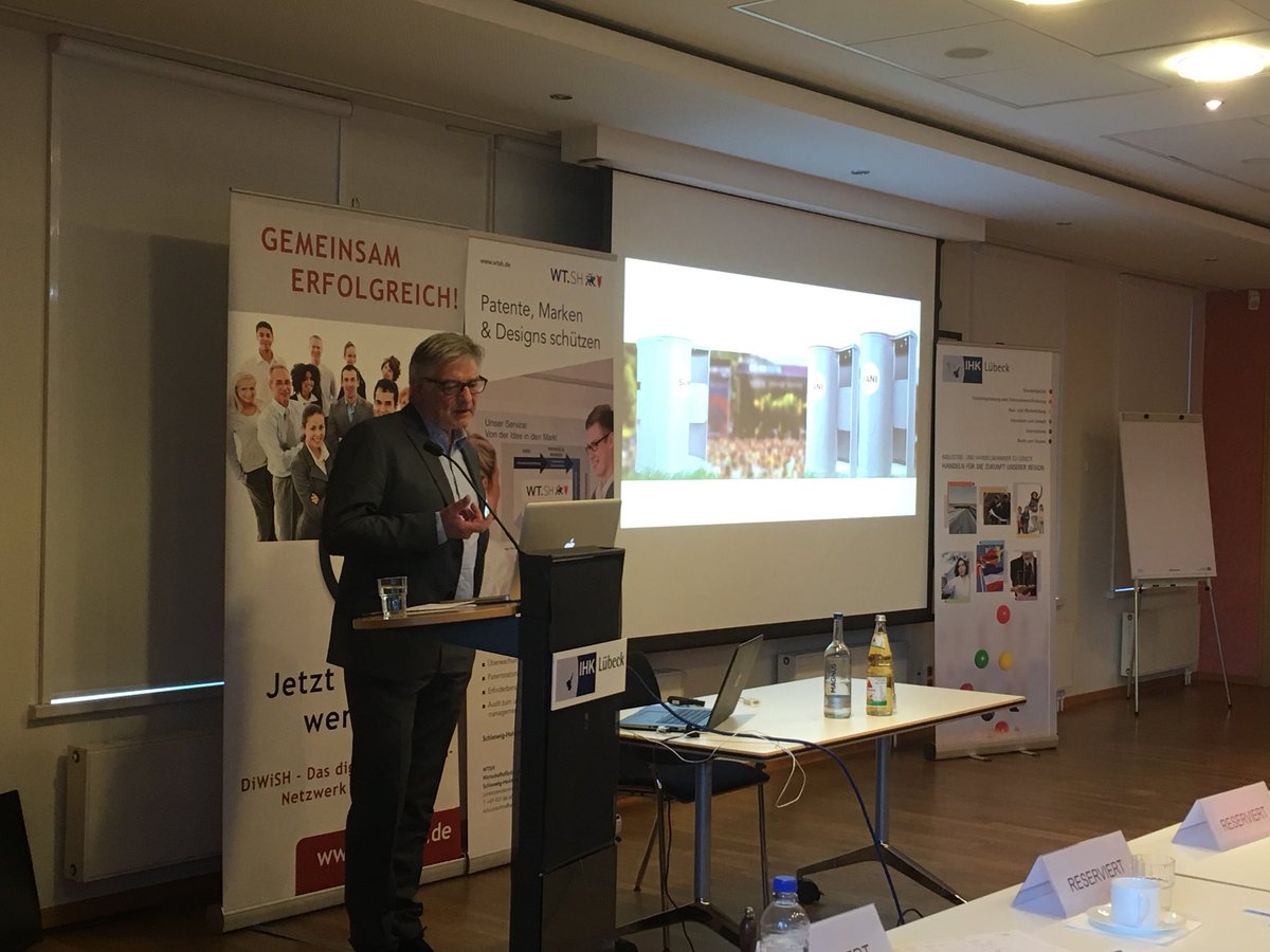 lennartwulf's tweet photo. Wir sind auf der Zielgeraden. #BachorskiDesign aus #Lübeck zeigt tolles #Produktdesign @IHK_Luebeck @Cluster_DiWiSH #DesigninSH https://t.co/APMg9LtApT