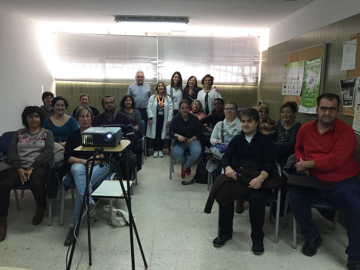 pveste's tweet photo. Mil gracias a tod@s l@s voluntari@s que esta mañana asistieron a la charla formartiva organizada por la plataforma del voluntariado.
Fue impartida por profesionales de la medicina en el centro de Salud oeste, l@s propi@s voluntari@s nos cuentan que fue interesante y ameno.
Gracia https://t.co/aSl3RRroKl