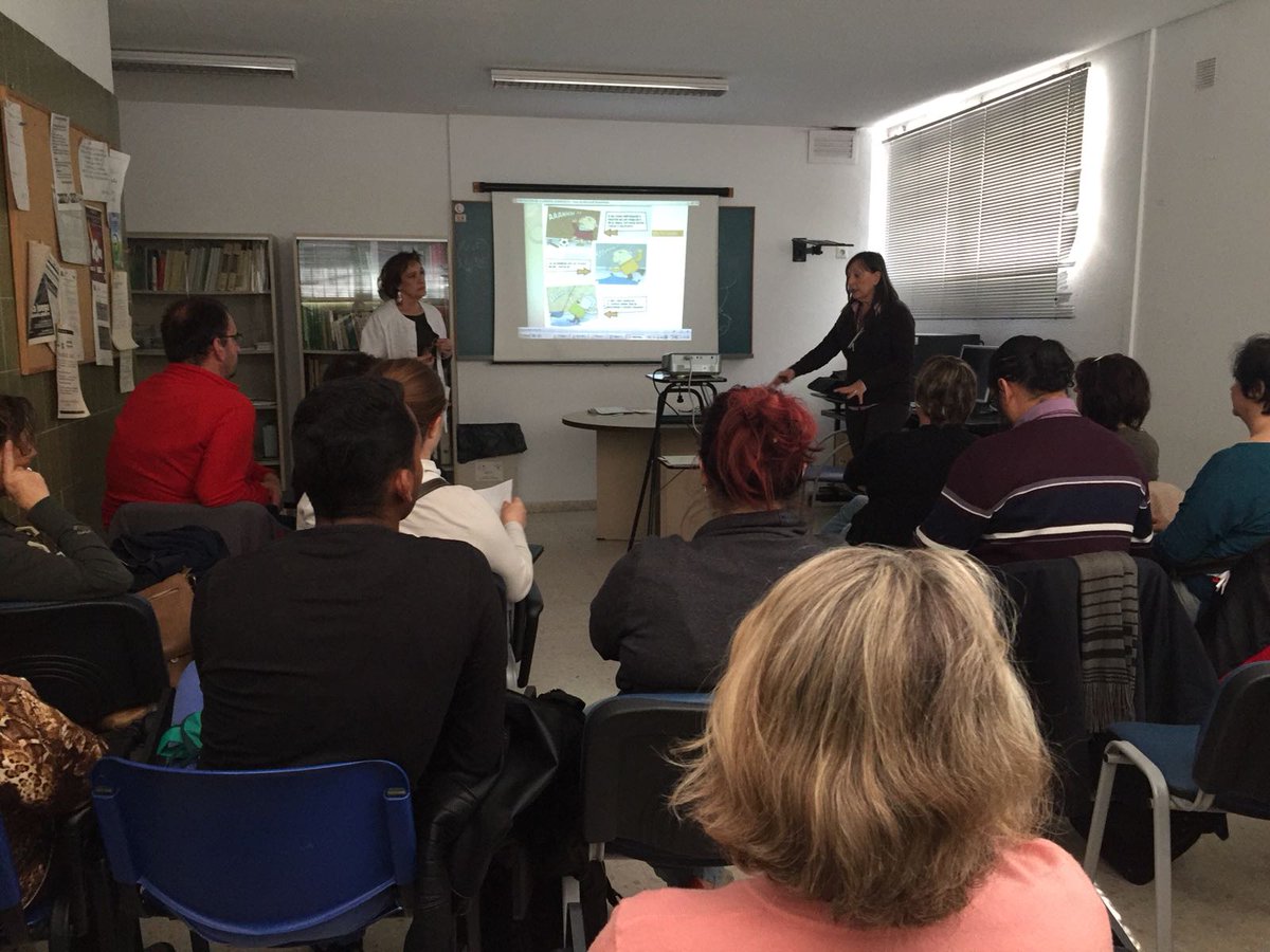 pveste's tweet photo. Mil gracias a tod@s l@s voluntari@s que esta mañana asistieron a la charla formartiva organizada por la plataforma del voluntariado.
Fue impartida por profesionales de la medicina en el centro de Salud oeste, l@s propi@s voluntari@s nos cuentan que fue interesante y ameno.
Gracia https://t.co/aSl3RRroKl