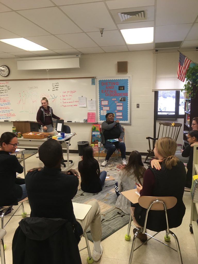 TAM students Tara and Brittni share lessons focused on reading comprehension and cooperative learning! #dynamicPlans #fcpsctc