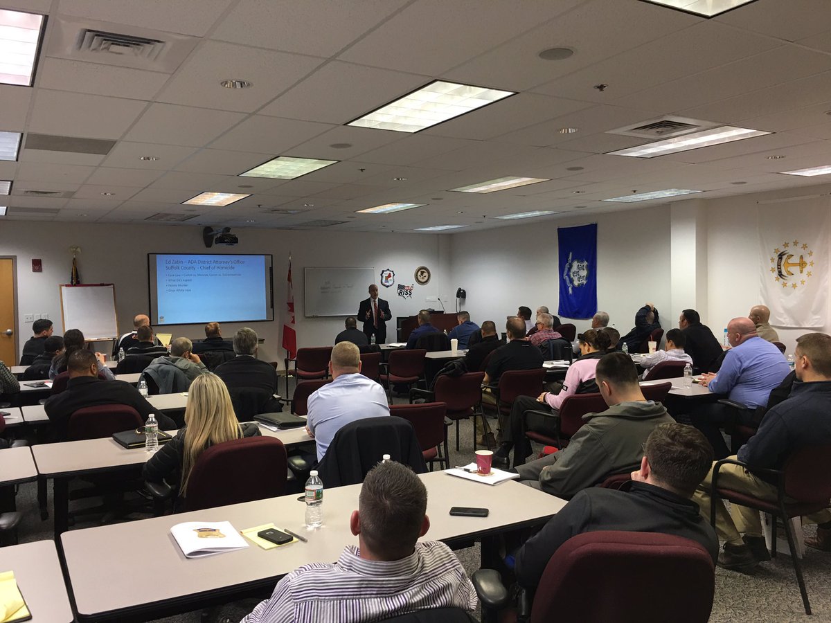 GreeleyAssocLLC's tweet photo. Ed Zabin teaching at Homicide Investigation Course at Nespin. https://t.co/YQ7znkvpZx