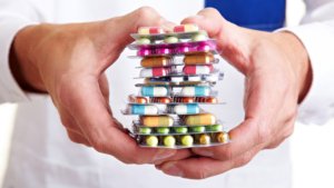 SeekersCentre's tweet photo. IS ONE OF YOUR PRESCRIPTIONS KILLING YOU?
 
Millions of people around the word are using dangerous drugs. While some medications actually reduce disease risk, many are used to relieve symptoms but offer no health benefit.  And many can be harmful. https://t.co/UqzAQaOAak https://t.co/Mgmhr2qGrd