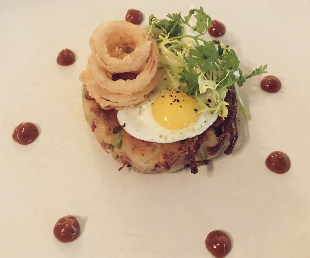MichelinGuideUK's tweet photo. Salt beef hash cake with ketchup made from Yorkshire rhubarb @pipeandglass
#NotJustForDessert #MichelinStar https://t.co/ZcKmLAFKYQ