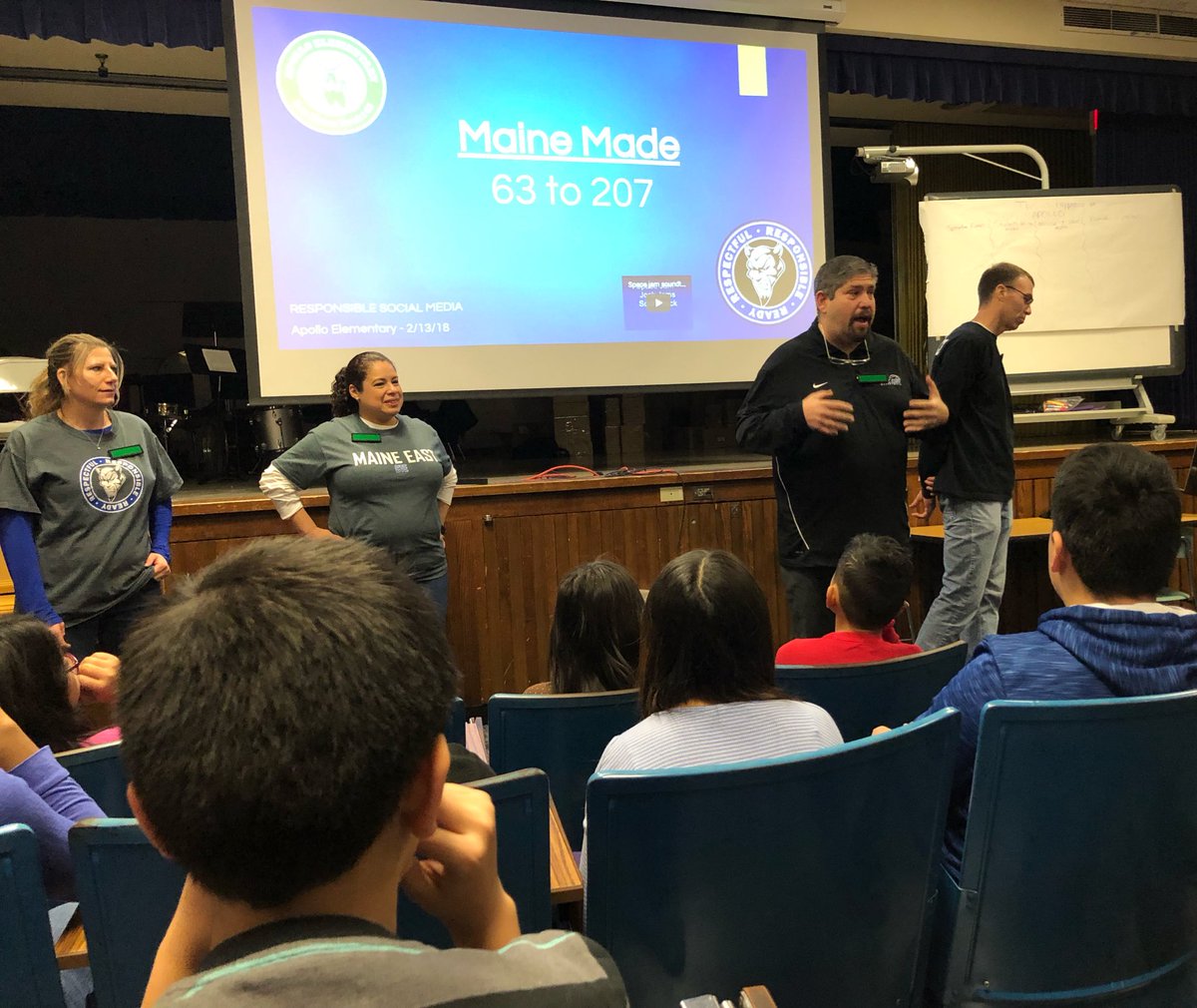 _MsPalucki's tweet photo. STOP ✋, BLOCK, TELL. Thank you @Maine_East students &amp; staff for coming to Apollo! @EastMaine63 @63to207 The 5th graders learned all about using technology responsibly 💻📱#ThinkBeforeYouPost #StopBlockTell #BeKind #CreateNoHate #63Success @_MsClancy @Maine_207 👍🏽 https://t.co/8fkbU1cdSo