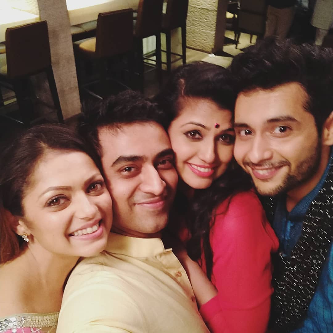 DhamiZone's tweet photo. #DrashtiDhami @drashti10 new pic with @IamArrtiPuuri 😍❤️ https://t.co/tJSLfWVwUv